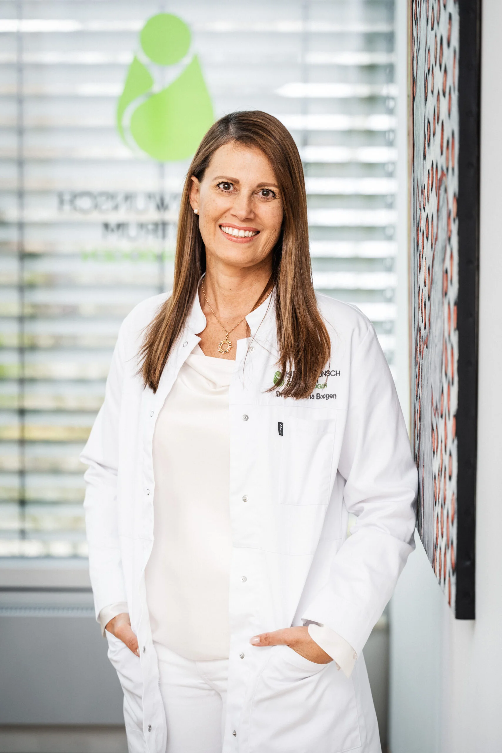 Fachärztin für Gynäkologie und Geburtshilfe, Reproduktionsmedizin und gynäkologische Endokrinologie Dr. med. Eva-Maria Boogen im Kinderwunschzentrum Bonn