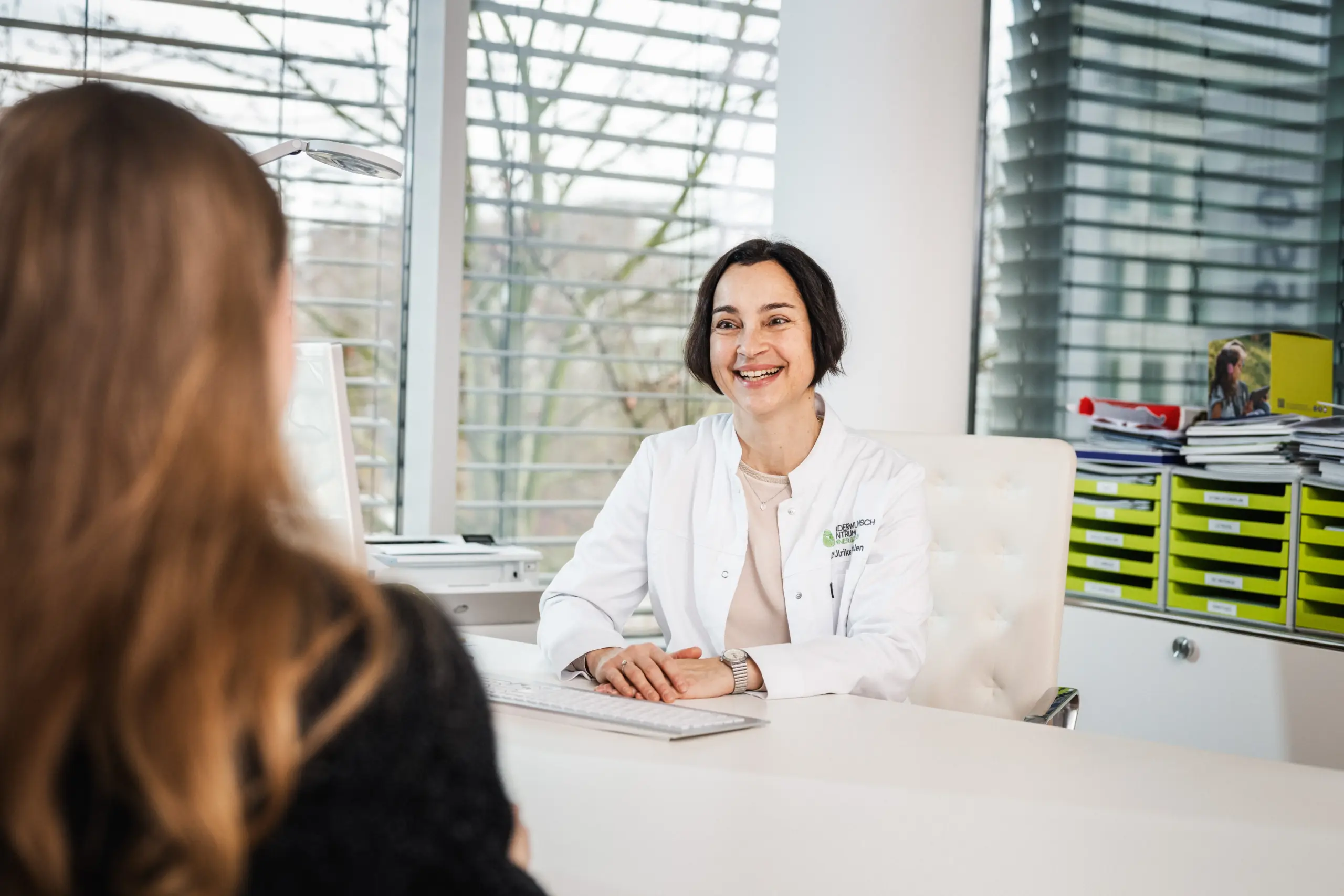 Frau Dr. Bohlen bei einem Beratungsgespräch im Kinderwunschzentrum Bonn